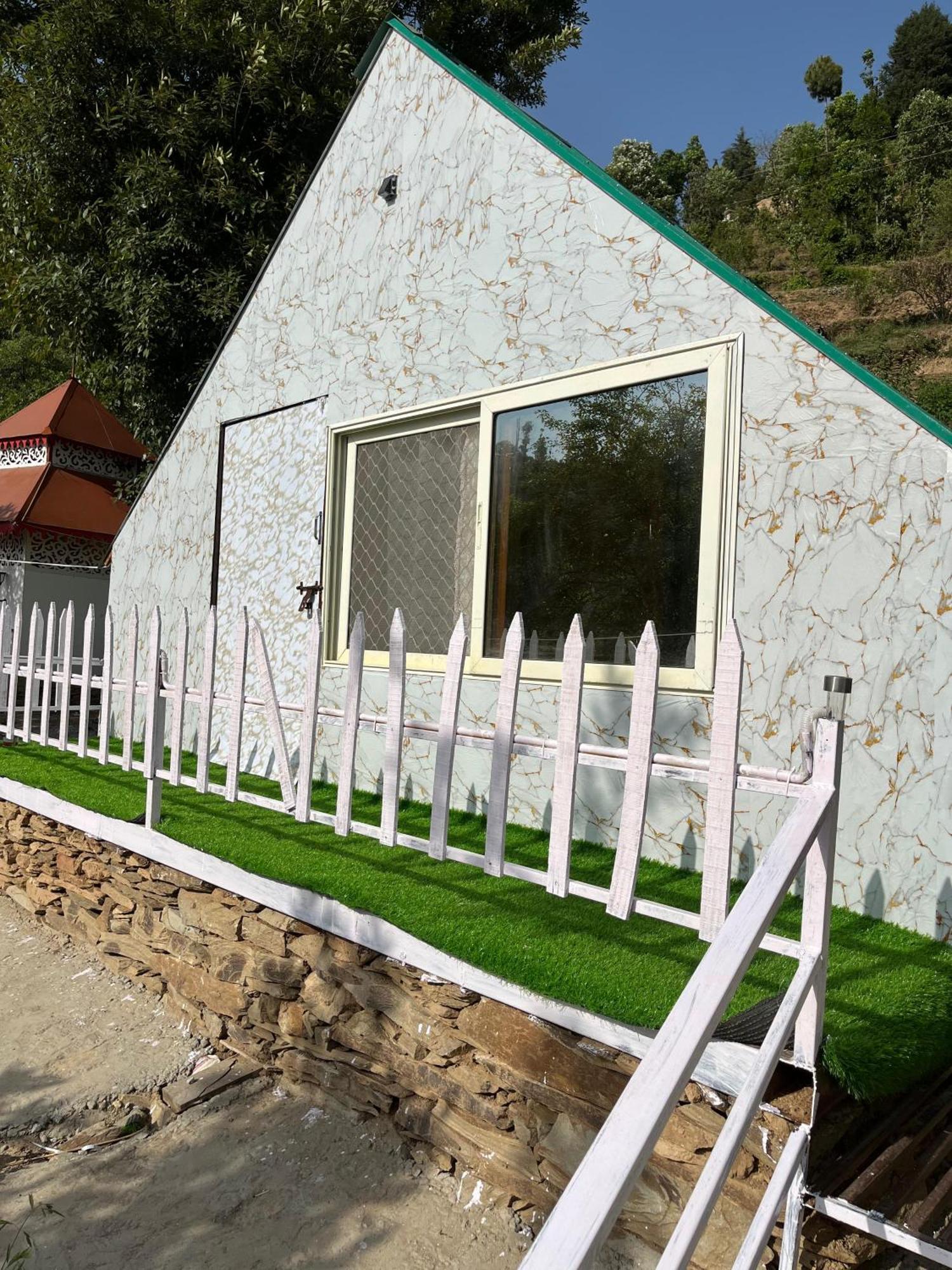 The Rare One'S Mukteshwar - Resort & Cafe Exterior photo
