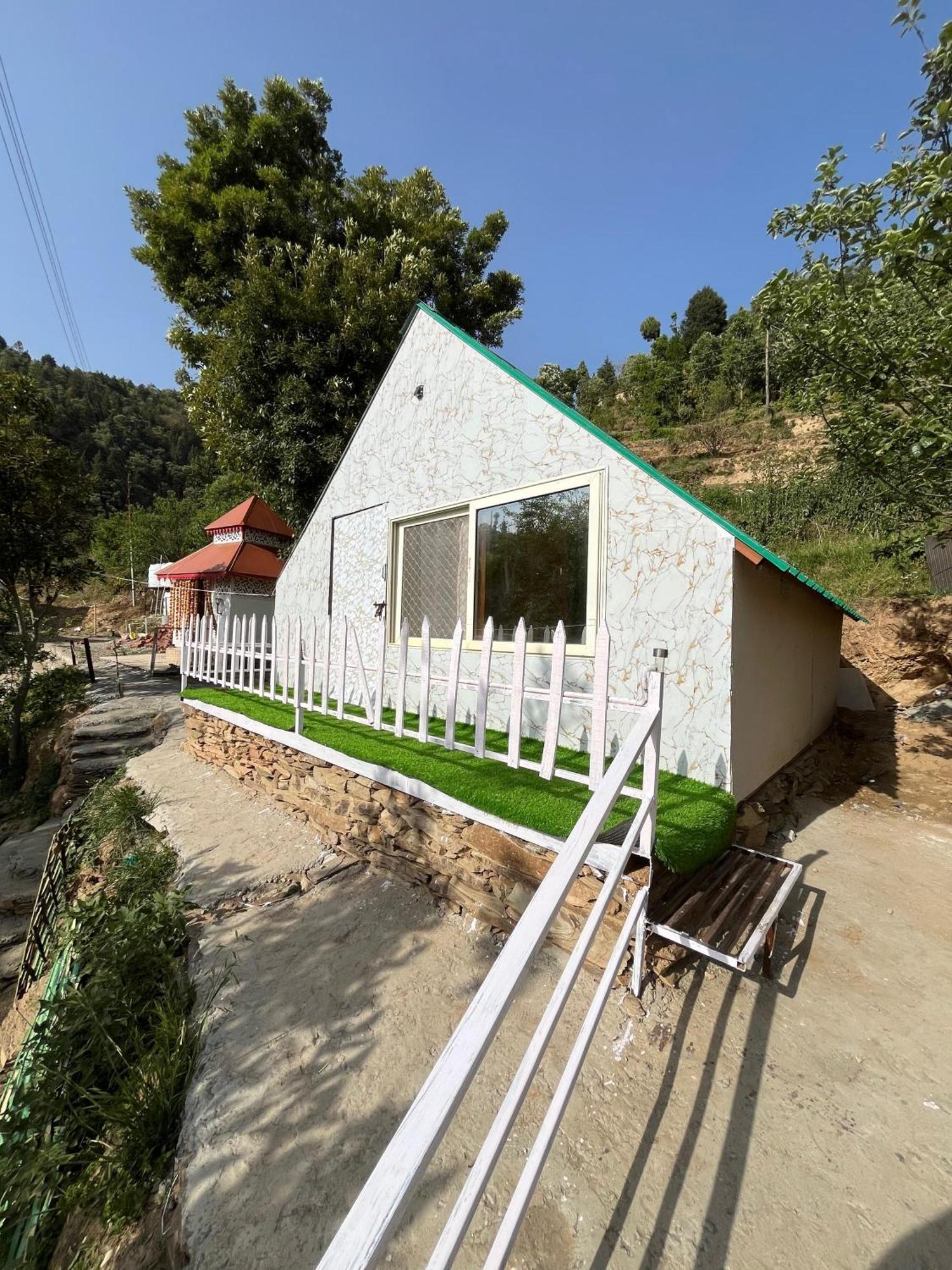 The Rare One'S Mukteshwar - Resort & Cafe Exterior photo